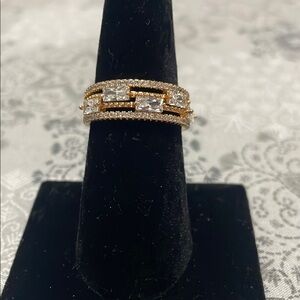 Elegant Gold and Silver Women's Ring